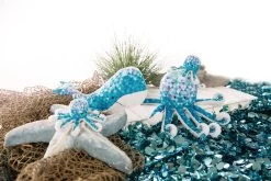 Nici 47442 Kissen Oktopus 30x30cm Atlantic Friends Plüsch Polygondruck -Heimdekoration Verkäufe 47434 04 47432 47433 47437 Milieu 2048x1365